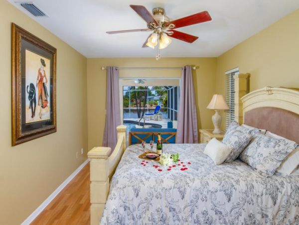 A Lovely Villa in Cape Coral Indoor/Outdoor Living