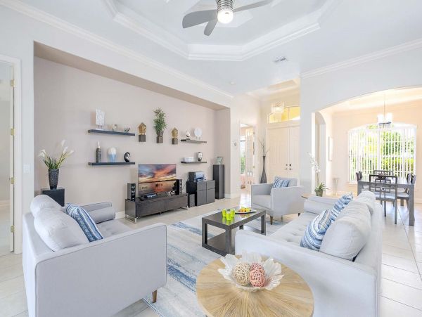 Four Bedroom Canal Front Vacation Rental Home in Cape Coral