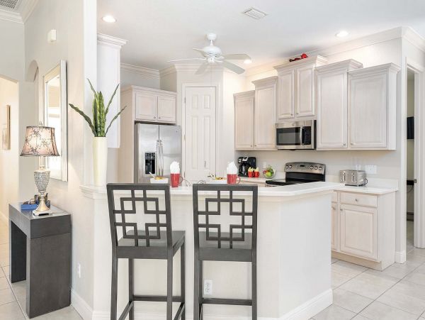 Four Bedroom Canal Front Vacation Rental Home in Cape Coral