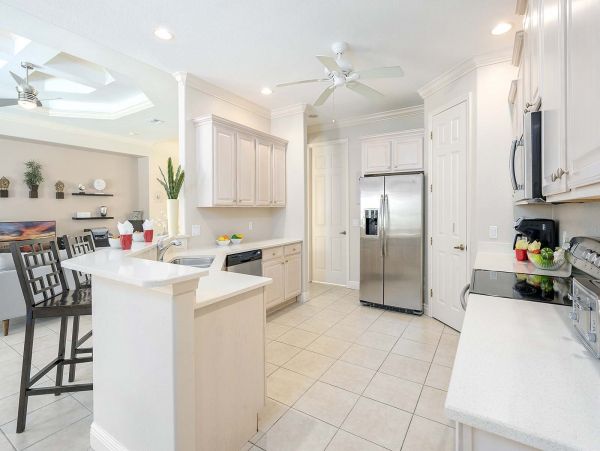 Four Bedroom Canal Front Vacation Rental Home in Cape Coral