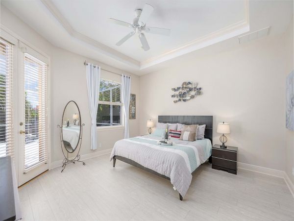 Four Bedroom Canal Front Vacation Rental Home in Cape Coral