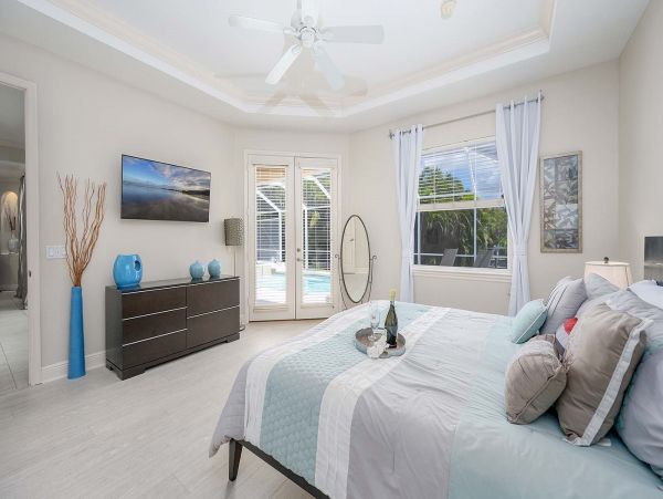 Four Bedroom Canal Front Vacation Rental Home in Cape Coral