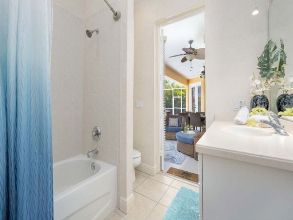 Four Bedroom Canal Front Vacation Rental Home in Cape Coral