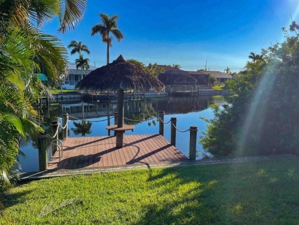 Four Bedroom Canal Front Vacation Rental Home in Cape Coral