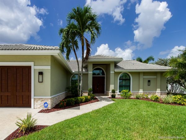 Cape Coral Vacation Home Three Bedroom Water Views