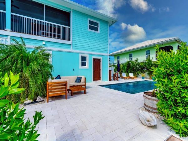 Beautiful Marathon Vacation Home with Canal View and Pool