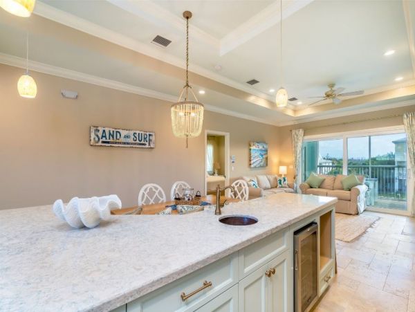 Beautiful Marathon Vacation Home with Canal View and Pool