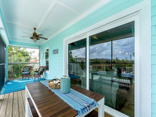 Beautiful Marathon Vacation Home with Canal View and Pool