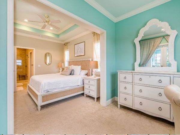 Beautiful Marathon Vacation Home with Canal View and Pool