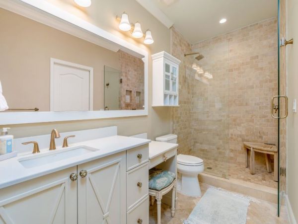 Beautiful Marathon Vacation Home with Canal View and Pool