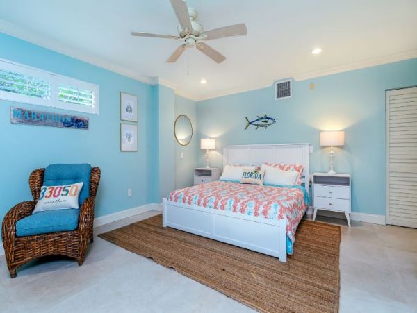 Beautiful Marathon Vacation Home with Canal View and Pool