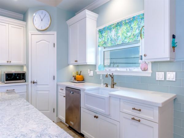 Beautiful Marathon Vacation Home with Canal View and Pool