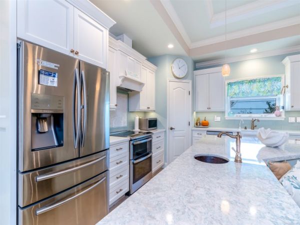 Beautiful Marathon Vacation Home with Canal View and Pool