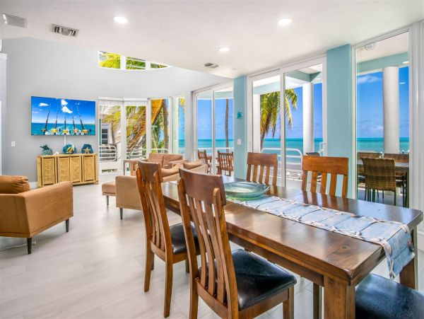 Four Bedroom Beachfront Vacation Rental in Marathon