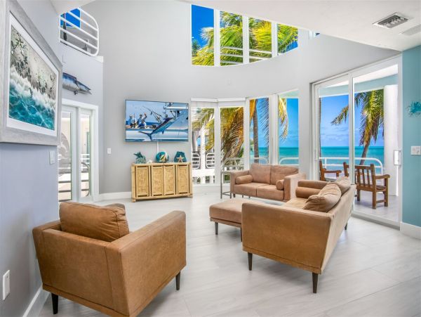 Four Bedroom Beachfront Vacation Rental in Marathon