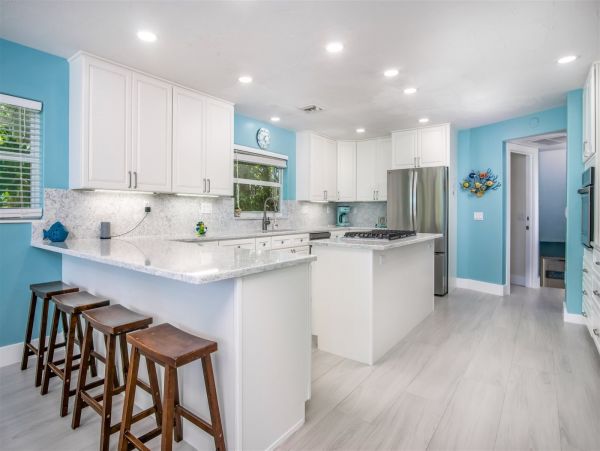 Four Bedroom Beachfront Vacation Rental in Marathon