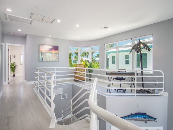 Four Bedroom Beachfront Vacation Rental in Marathon