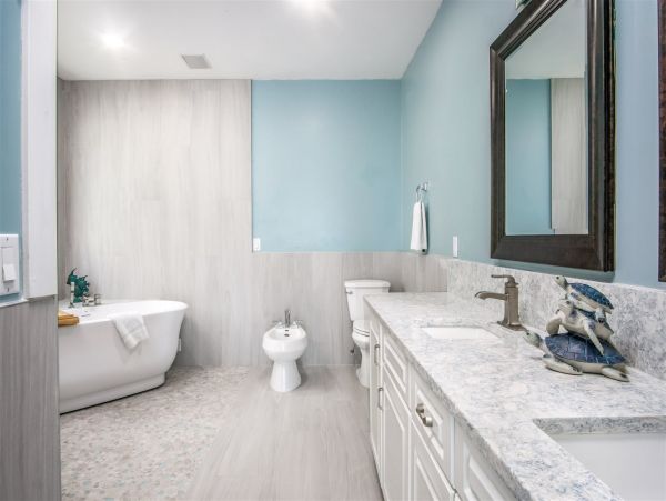 Four Bedroom Beachfront Vacation Rental in Marathon