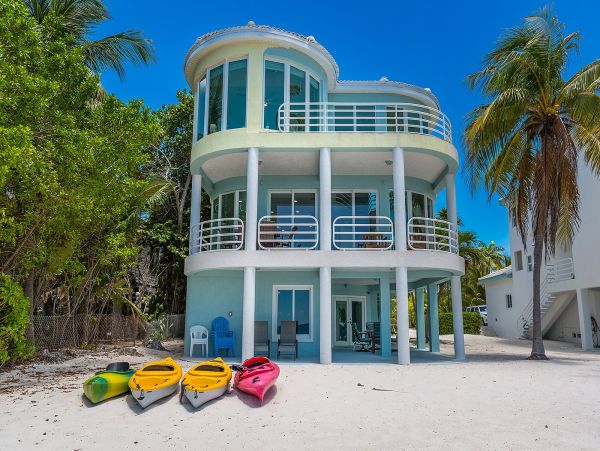 Four Bedroom Beachfront Vacation Rental in Marathon