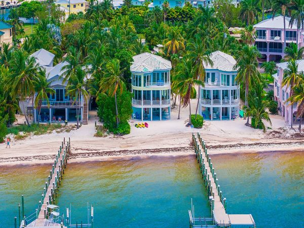Four Bedroom Beachfront Vacation Rental in Marathon