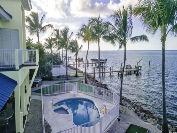 Waterfront Oasis Marathon Florida Rental Sleeps 14 Guests