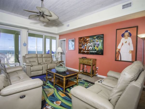 Waterfront Oasis Marathon Florida Rental Sleeps 14 Guests
