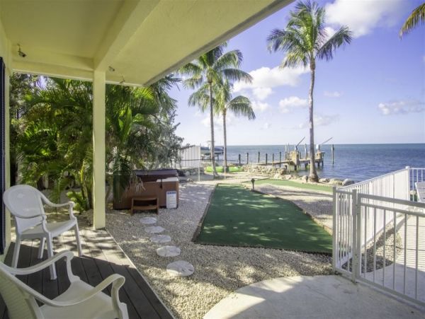 Waterfront Oasis Marathon Florida Rental Sleeps 14 Guests