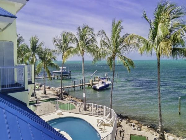 Waterfront Oasis Marathon Florida Rental Sleeps 14 Guests