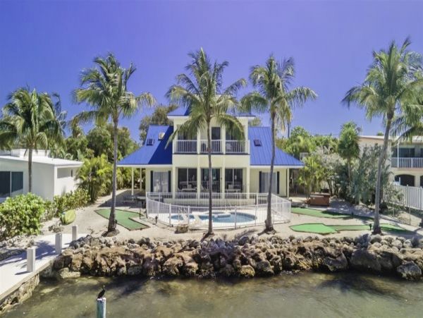 Waterfront Oasis Marathon Florida Rental Sleeps 14 Guests