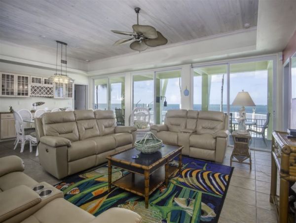 Waterfront Oasis Marathon Florida Rental Sleeps 14 Guests
