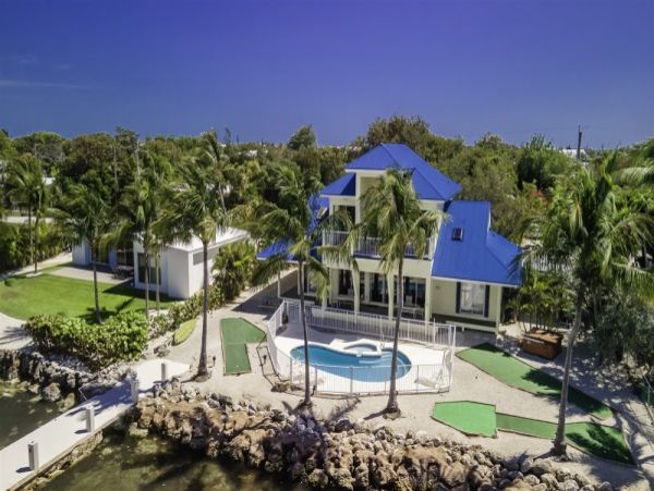 Waterfront Oasis Marathon Florida Rental Sleeps 14 Guests