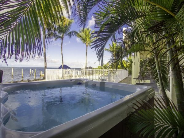 Waterfront Oasis Marathon Florida Rental Sleeps 14 Guests