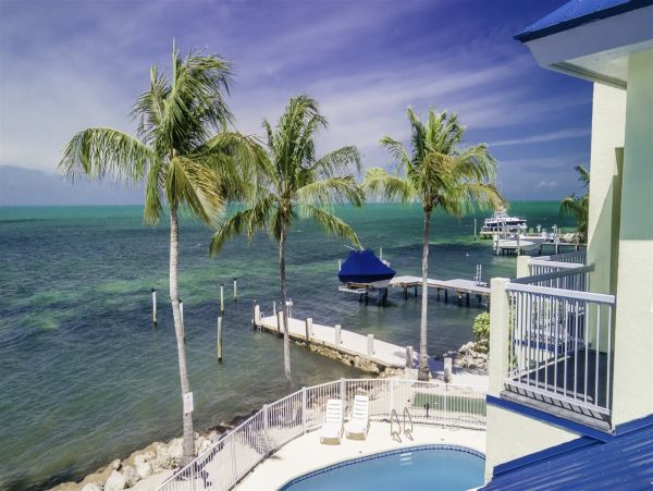 Waterfront Oasis Marathon Florida Rental Sleeps 14 Guests