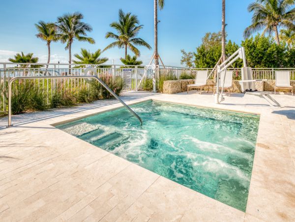 Islamorda Luxury Vacation Condo Sleeps Ten Guests