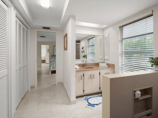 Luxury 4-Bedroom Home in Marco Island - Your Perfect Getaway