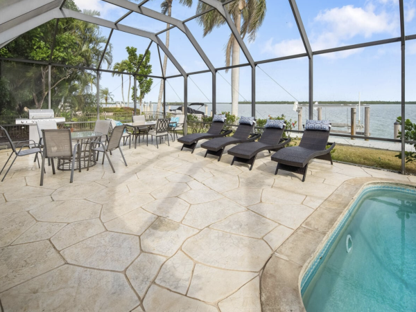 Luxury 4-Bedroom Home in Marco Island - Your Perfect Getaway