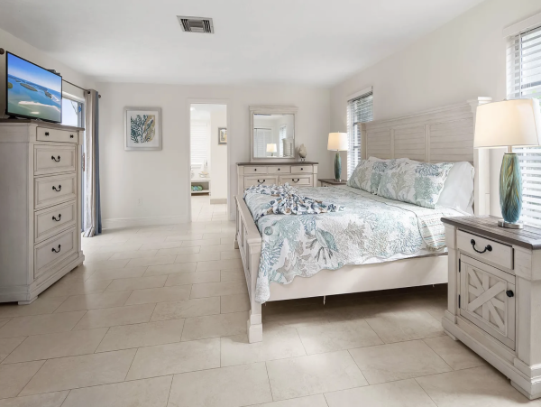 Luxury 4-Bedroom Home in Marco Island - Your Perfect Getaway