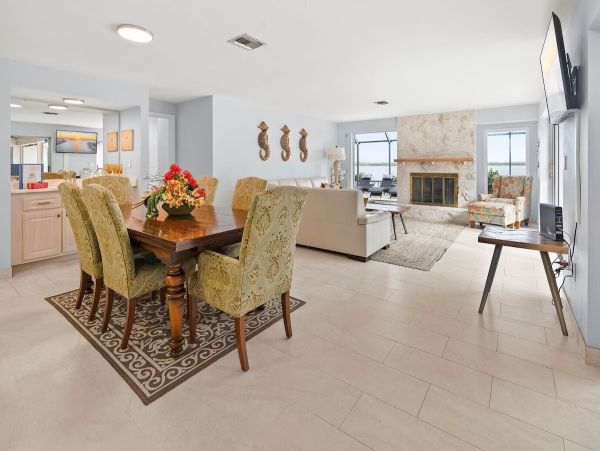 Luxury 4-Bedroom Home in Marco Island - Your Perfect Getaway