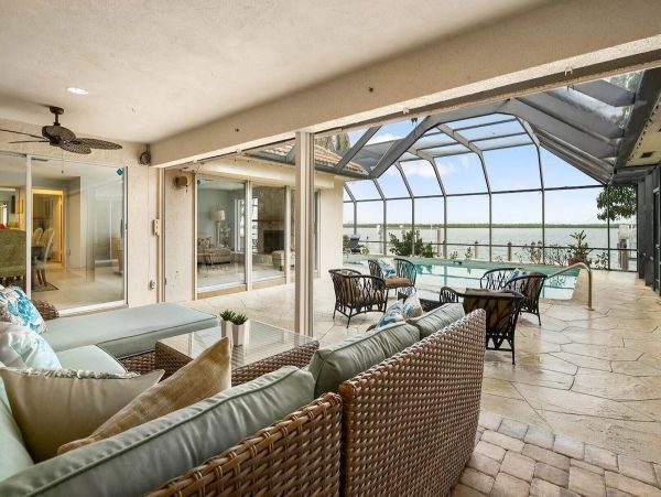 Luxury 4-Bedroom Home in Marco Island - Your Perfect Getaway