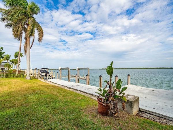 Luxury 4-Bedroom Home in Marco Island - Your Perfect Getaway