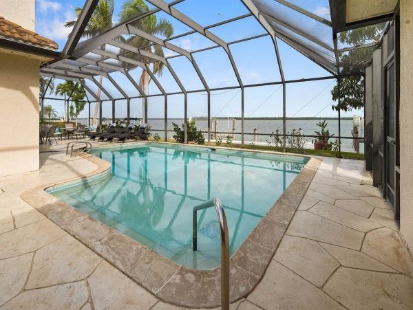 Luxury 4-Bedroom Home in Marco Island - Your Perfect Getaway