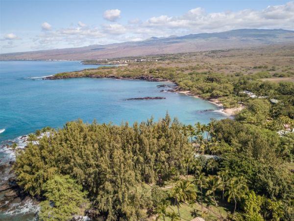 Even the Kitchen Has Five Star Views Waimea Four Bedroom