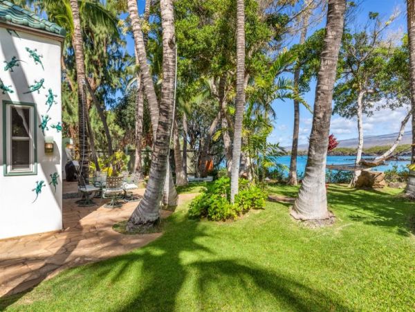 Even the Kitchen Has Five Star Views Waimea Four Bedroom