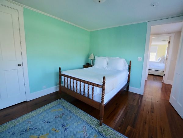 Lovely & Spacious Family Home on Nantucket Sleeps 17 Guests