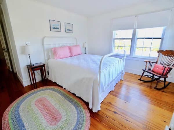 Lovely & Spacious Family Home on Nantucket Sleeps 17 Guests