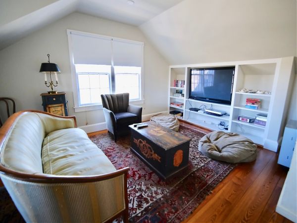Lovely & Spacious Family Home on Nantucket Sleeps 17 Guests