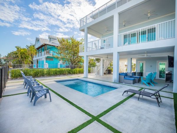 Beautiful 3 Bedroom Home with Pool at Key Colony Beach