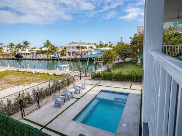 Beautiful 3 Bedroom Home with Pool at Key Colony Beach