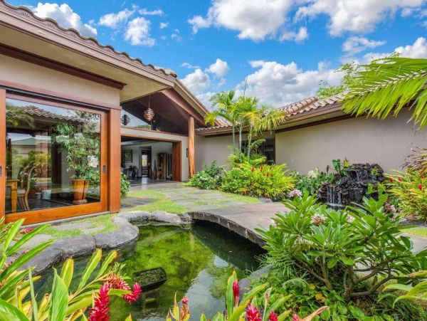 Luxury 7 Bedroom Estate for 18 Guests With Private Lagoon Pool