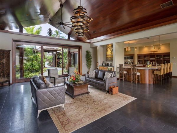 Luxury 7 Bedroom Estate for 18 Guests With Private Lagoon Pool